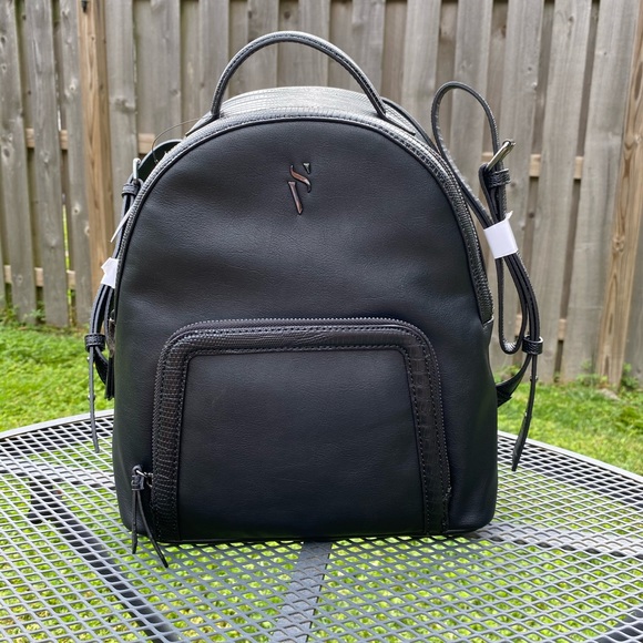 Simply Vera wang backpack - Picture 1 of 5
